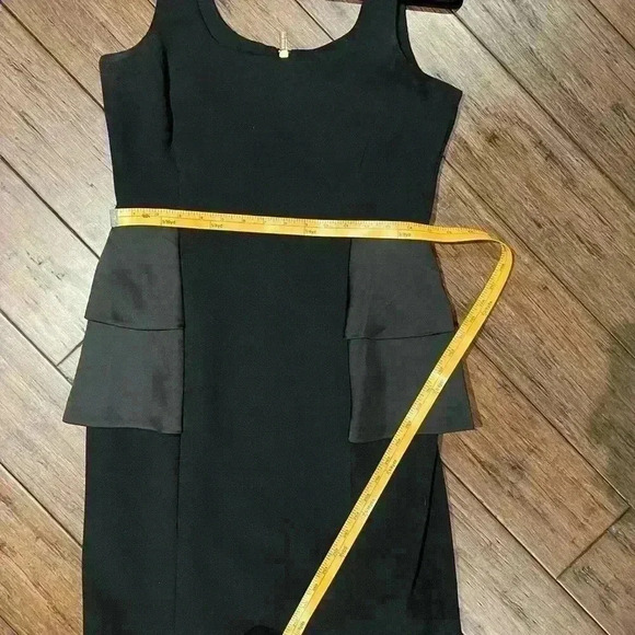 Michael Kors black peplum dress size 4 Medium - Picture 9 of 9